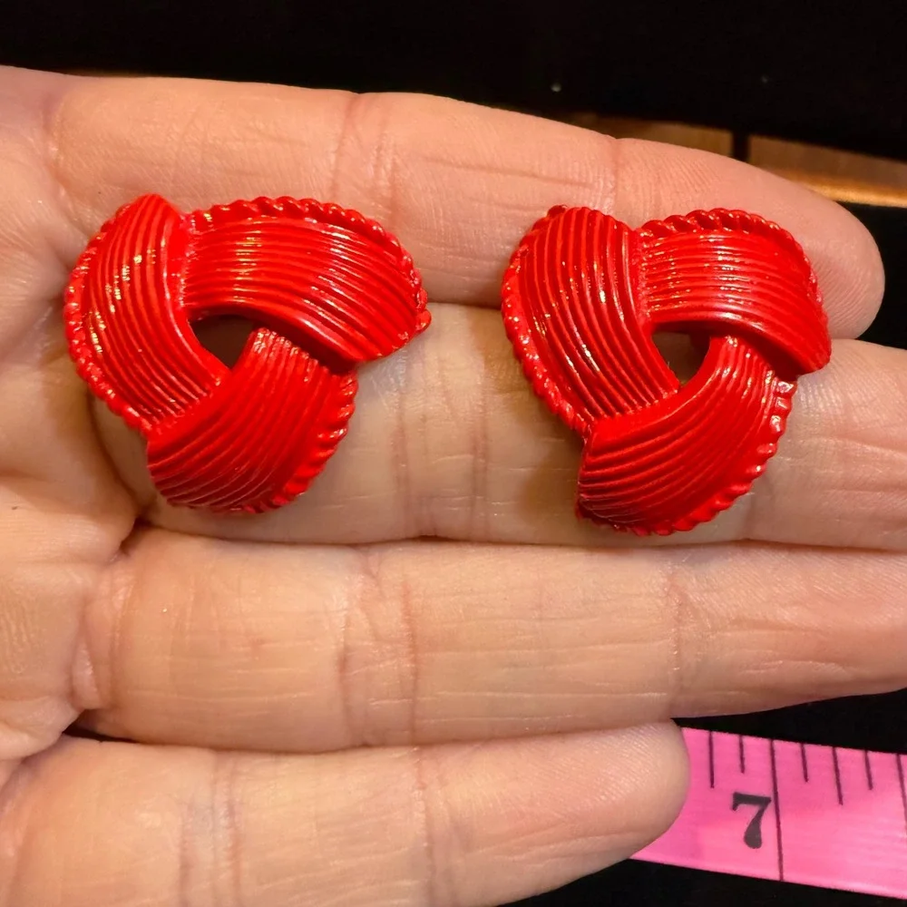 Vintage Red Enamel Interlocking Knot Stud Earrings Textured 80s Style Retro Bold